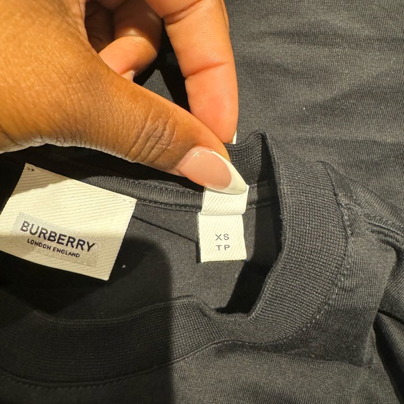 Burberry T shirt - Picture 2 of 4